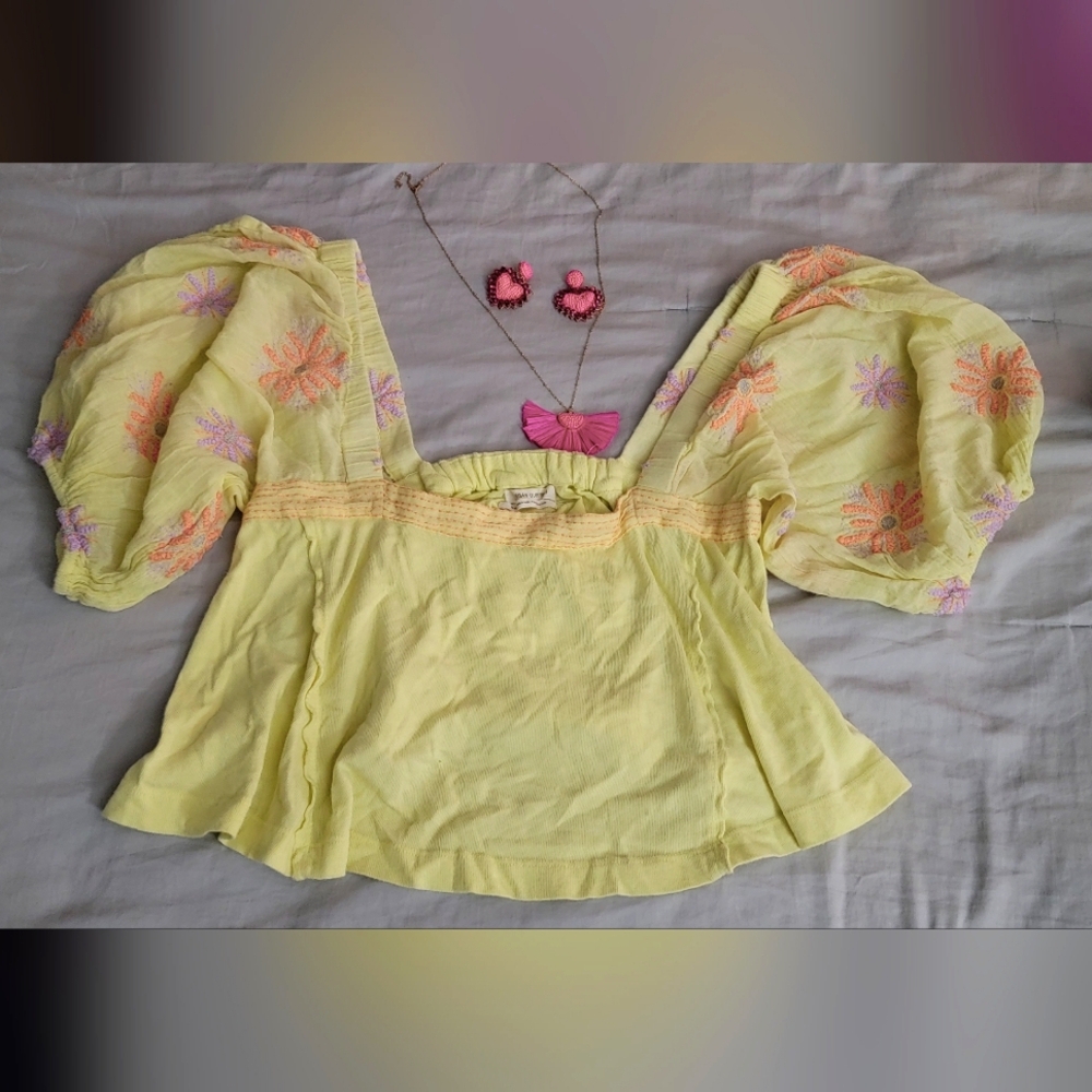 Urban outfitters top size M